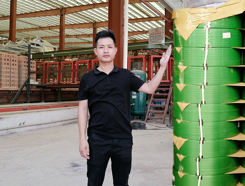 久牛包裝工程師在磚頭行業(yè)
