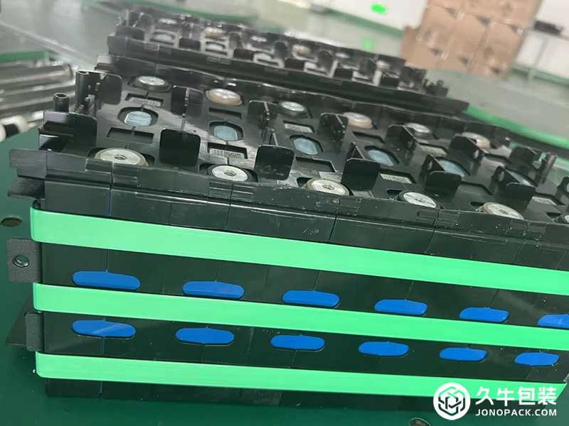 用于捆扎動(dòng)力電池模組的PET塑鋼帶屬于阻燃打包帶嗎？